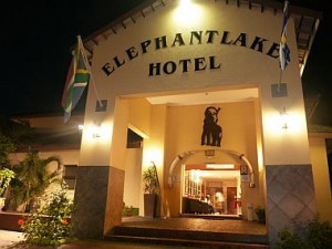 Elephant_Lakehotel