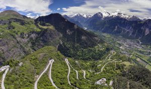 kronkelweg naar de Alpe d'Huez