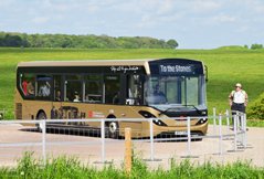met de shuttlebus naar The Stones
