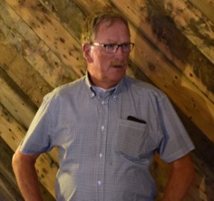 Kees bedankt de reisleiding, namens de groep