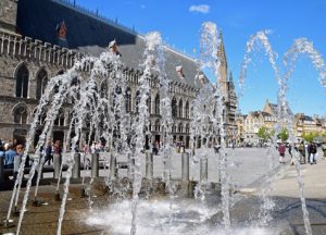 fontein voor de Lakenhalle