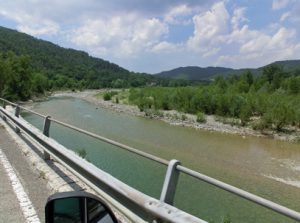 langs de rivier