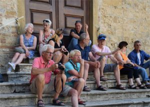 medereizigers op het bordes