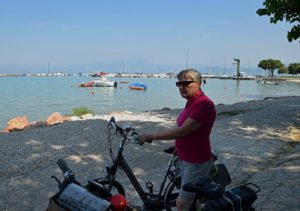 Fietsen langs het Gardameer